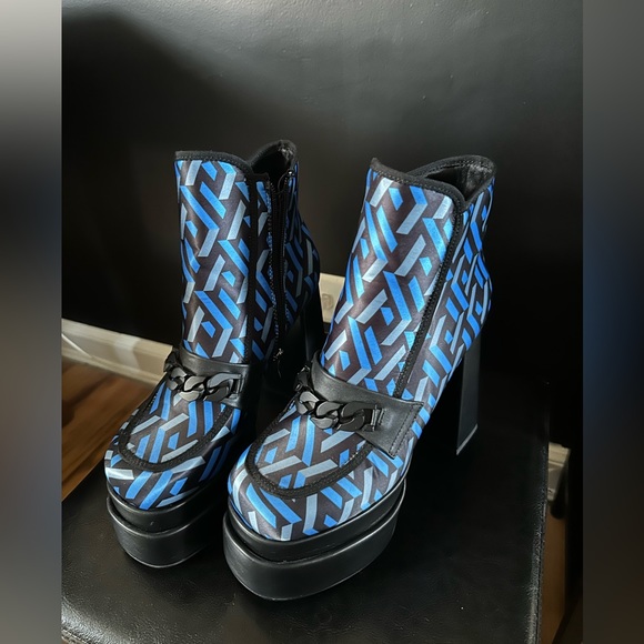 Platform Printed Booties - Picture 12 of 14